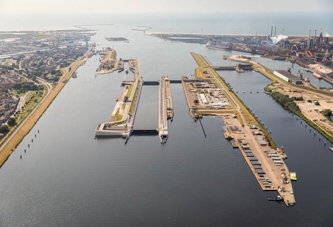 Netherlands unveils 'world's-largest' canal lock