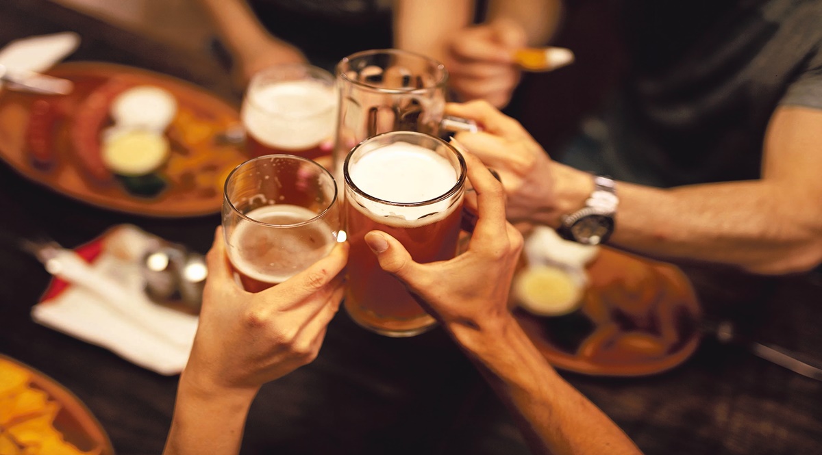 wellhealthorganic.com:alcohol-consumption-good-for-heart-health-new-study-says-no